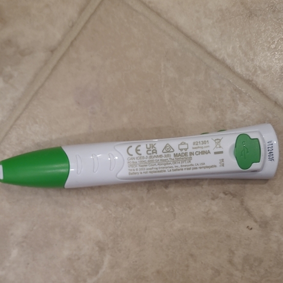 LeapFrog LeapReader with Books - Picture 5 of 5